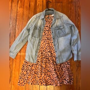 Women’s lot: 2 dresses, express button down